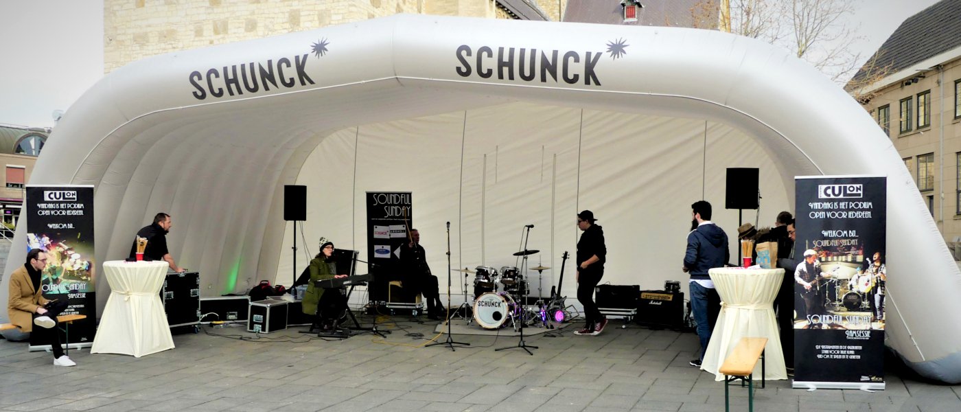 Aufblasbares Bühnendach